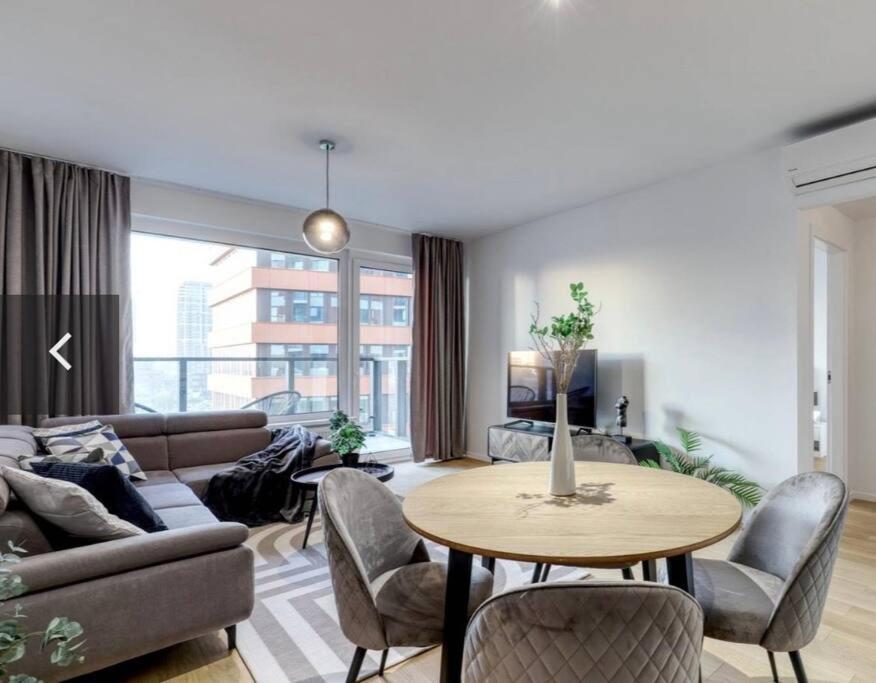 Klinger Apartment Братислава Экстерьер фото